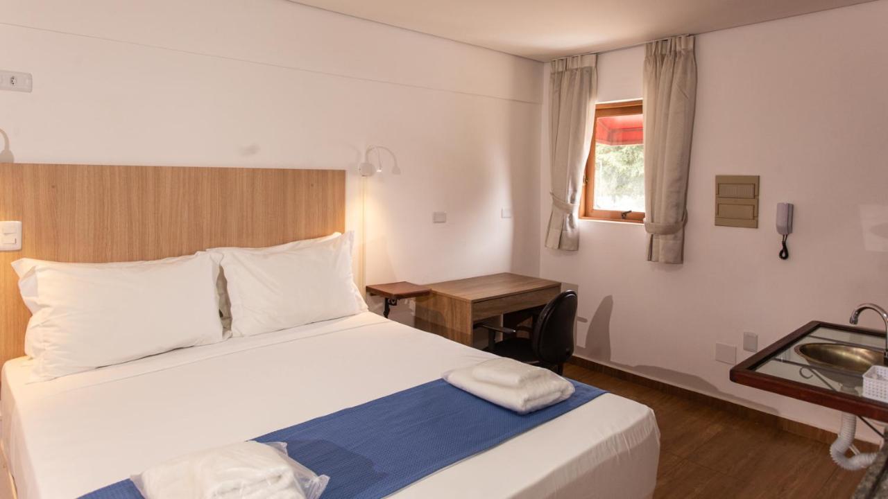 Hotel Chalet Monet - Granja Vianna Cotia  Eksteriør bilde